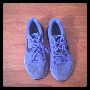 Nike tennis shoes